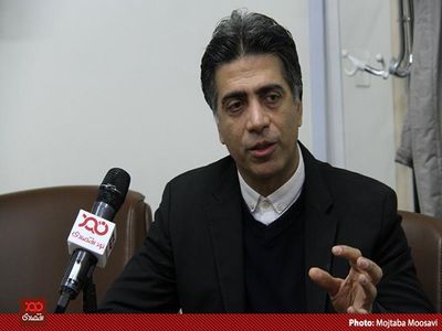 اکنون زمان مناسبی برای واگذاری خودروسازان نیست