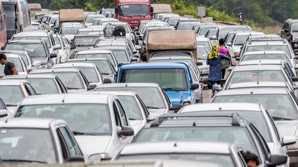 افزایش تردد وسایل نقلیه در محورهای برون‌شهری