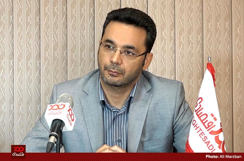 کارگران بیکار شده به دلیل شیوع کرونا دستفروش شدند