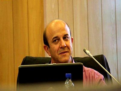 اگر جای مسئولین بودم اجرای این تصمیم را یک سال به تاخیر می انداختم