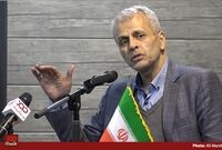 اقتصاد ایران در سال‌های اخیر هم منابع نفتی را بلعیده و هم از بانک مرکزی، بانک‌های تجاری و مردم استقراض کرده است
