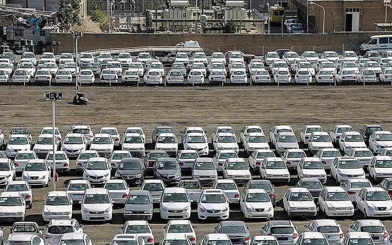 تحریم بهانه است، خودروسازان ارادهای برای حل مشکلات بازار خودرو ندارند