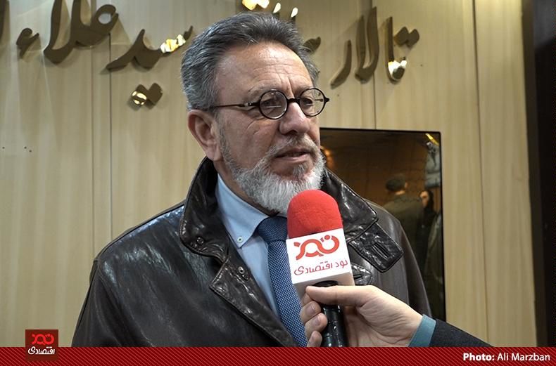 بانک مرکزی اسامی صادر کنندگان متخلف را منتشر کند/ گران شدن بنزین امروز اثرش را روی قیمت دلار گذاشته است