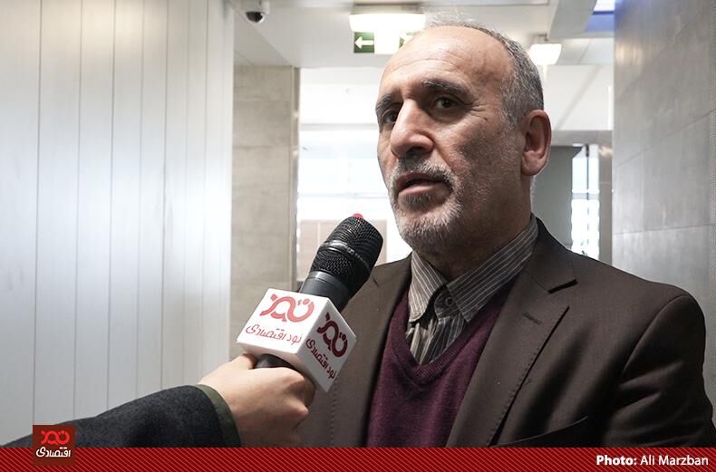 اگر وعده‌های روحانی و همتی در مورد بازار ارز محقق نشود، اعتماد عمومی آسیب می‌بیند/ نباید گرانی دلار را کاملا به گردن بانک مرکزی انداخت