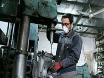  کاهش مالیات عملکرد برخی شرکت‌ها در ستاد رفع موانع تولید تصویب شد