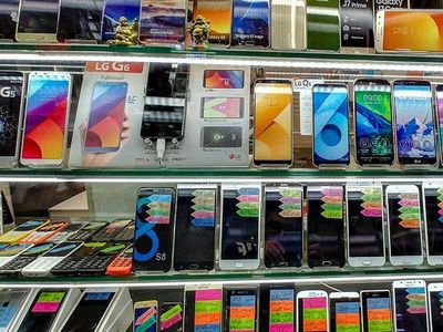 بازار تلفن‌همراه را ۵۰ فروشنده عمده به هم ریخته‌اند