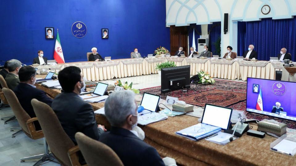 تیم اقتصادی روحانی در دولت دوازدهم به بی ثبات ترین حالت درآمد/ فقط ۳ وزیر اقتصادی هنوز تغییر نکرده اند