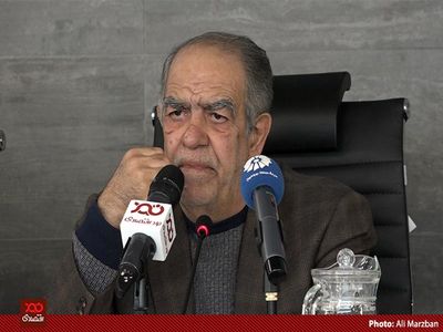 فرزندان کسانی که دلار ۴۲۰۰ تومانی گرفتند در کانادا و استرالیا کیف می‌کنند