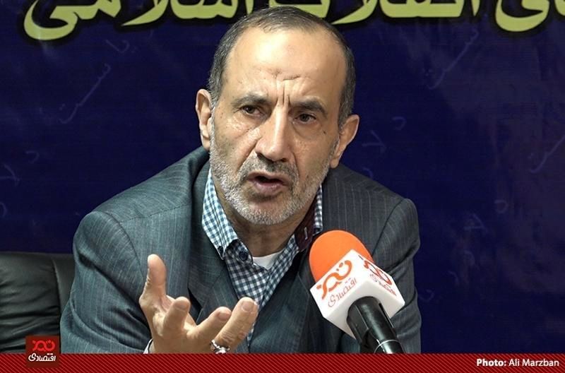 این که گرانی ارز را ریشه در حرکت نقدینگی در بازارهای مختلف بدانیم تحلیلی در حد مهد کودکهای اقتصادی هم نیست