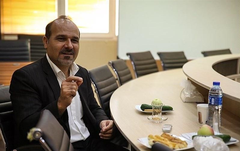 حاج اسماعیلی: اقتصاد ایران حال خوشی ندارد/بنگاه داری و سودجویی بانکها کار را بر تولید به شدت سخت کرده است.