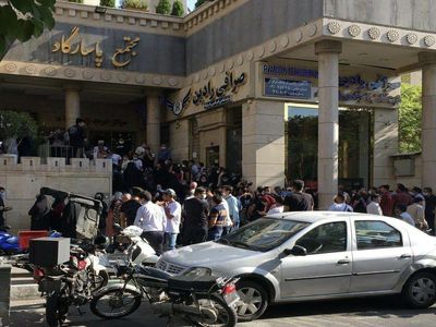 توقف فروش ارز سهمیه‌ای در صرافی‌ها