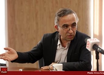 وقتی یک فرد غیر متخصص را وزیر کار می‌کنند نباید توقع ایجاد شغل داشته باشیم