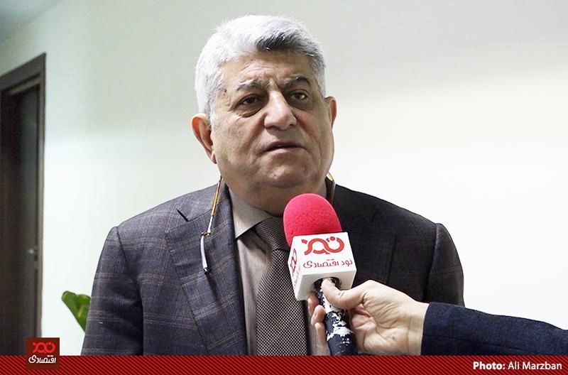 استفاده واحدهای تولیدی از ارز متقاضی، قیمت دلار را افزایش می‌دهد