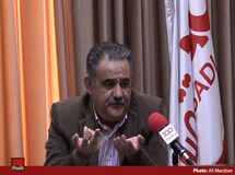 مگر اختراع دلار ۴۲۰۰ تومانی و فروش ذخایر طلای ایران در سال‌های اخیر هم کار آمریکا بود که به او لعن و نفرین بفرستیم!؟