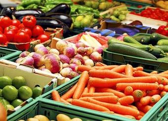 آرامش در بازار میوه؛ نرخ آناناس همچنان بالاست