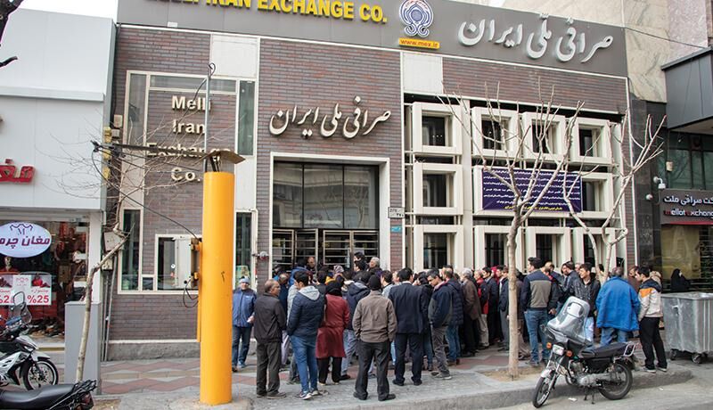 نرخ ارز آزاد در ۲۷ مهر؛ دلار به کانال ۳۲ هزار تومانی نزدیک شد