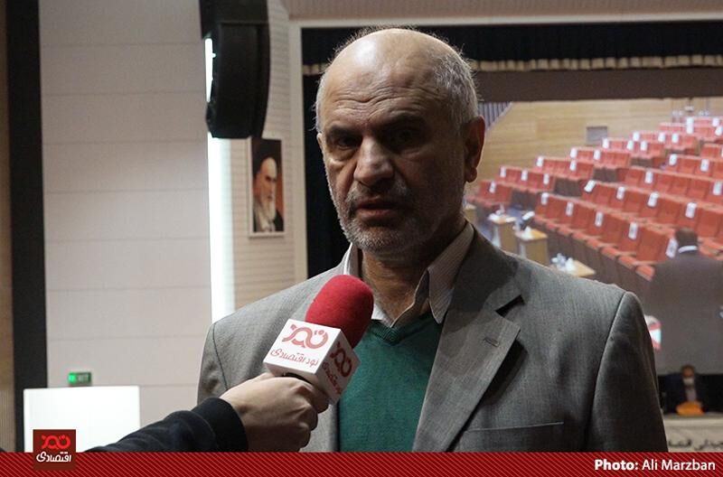 امید داشتن به انتخابات آمریکا برای تاثیرگذاری بر نرخ ارز تحقیر آمیز است/ مسئولان دل به تغییرات در آمریکا نبندند