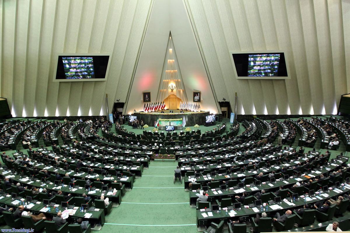 رعایت عدالت در افزایش حقوق و مزایای کارکنان دولت