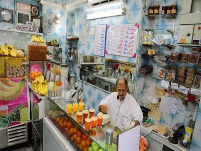 کسادی بازار، رکود اقتصادی و تعطیلی‌های پی‌ در‌ پی نه ماهه اخیر صنف ما را وارد بحران کرده است