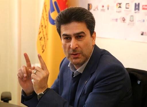 تجهیزات صنعت نفت با وجود مشابه داخلی از طریق مناطق آزاد به طور قانونی وارد میشوند