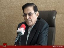 سفرا و سفارتخانه‌های ما در سایر کشورها در حوزه اقتصادی فعال نیستند؛ چرا که می‌ترسند متهم شوند به زد و بند اقتصادی با تجار!