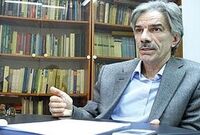 سودهای بادآورده ناشی از بی ثباتی اقتصادی، سرمایه‌ها را از بخش تولید فراری داده است