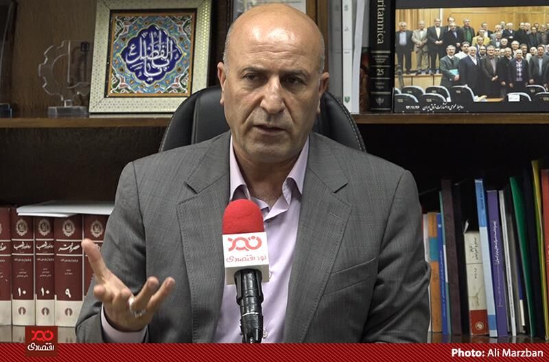 خطر به راه افتادن جریان واردات با احتمال کاهش تحریم‌ها/ باید حافظه تاریخی خود را درباره شرکت‌هایی که به راحتی ایران را ترک کردند، قوی‌تر کنیم