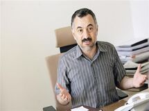 اعتراض طرفدار سینه چاک دولت یازدهم به "واریز یارانه نقدی در شب انتخابات"