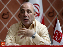 حاجی دلیگانی: بازار عراق پذیرای کالای ایرانی است اما مسئولان کاری نمیکنند/ وزیر نفت نمیخواهد از ظرفیت داخلی استفاده کند