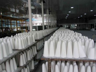 1500 کارگر کارخانه‌های قندی در آستانه بیکاری قرار دارند!/ از 800 هزار تن شکر وارداتی تنها 55 هزار تن آن به کارخانه‌های ما رسید