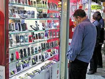 سود دو هزار میلیاردی قاچاقچیان از عدم اجرای رجیستری/ موبایل گران نمی‌شود