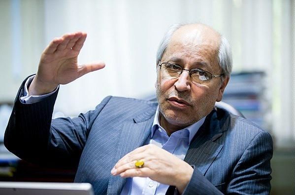 نیلی: هفت سال دیگر از رکود خارج میشویم!/ دولت قبل ما را در رکودی فرو برده که برای خروج از آن 10 سال زمان لازم است/ تازه سه سال آن گذشته است