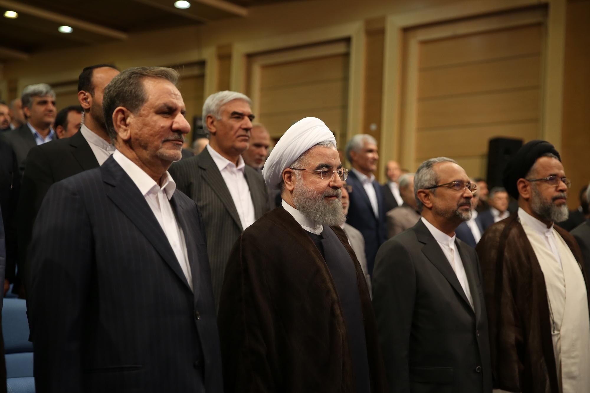 ضعیف‌ترین اعضای تیم اقتصادی دولت یازدهم در دولت دوازدهم به کار گرفته خواهند شد!/ وزرای نفت، مسکن و صنعت خوب عمل نکردند و باید تغییر کنند