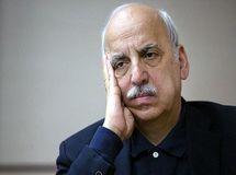 با روند فعلی کش تورم در یک جایی رها خواهد شد/ دولت وارد بازی نرخ سود بانکی شده است/ مردم به معجزه نرخ سود بانکی دل بسته‌اند