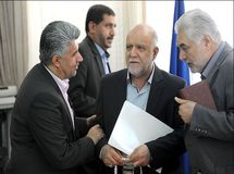 از زنگنه حمایت کنید و پست بگیرید!/ وزیر نفت به تمام نماینده‌های مجلسی که در دوره گذشته از او حمایت کرده بودند، پست داد+ جدول