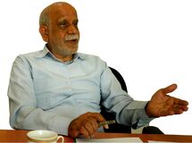 نیلی و نهاوندیان خبره بانکی نیستند/ نهاوندیان بیشتر از این یک کارشناس اقتصادی باشد یک فرد سیاسی است
