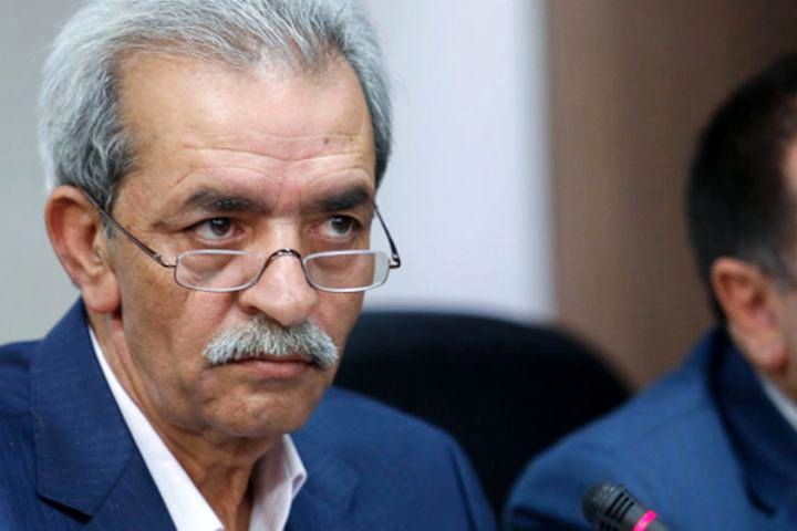 بانک مرکزی قدرت ندارد/ تنها یکی دو بانک نرخ سود مصوب بانک مرکزی را رعایت میکنند/ اقتصاد ایران ظرفیت این همه بانک و موسسه اعتباری را ندارد