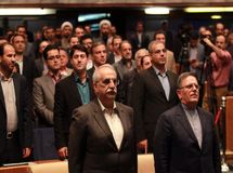 دلار در 12 روز اخیر 50 تومان، سکه 54 هزار تومان، نیم سکه 35 هزار تومان . ربع سکه 21 هزار تومان گران شدند/ سکوت منفعلانه سیف در برابر گرانی سکه و دلار!