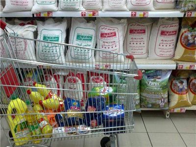افزایش قیمت اکثر کالاهای اساسی در سومین ماه سال/ پیاز 103 درصد، سیب زمینی 74 درصد، گوجه 48 درصد و خرما 67 درصد گران شدند!+ جدول