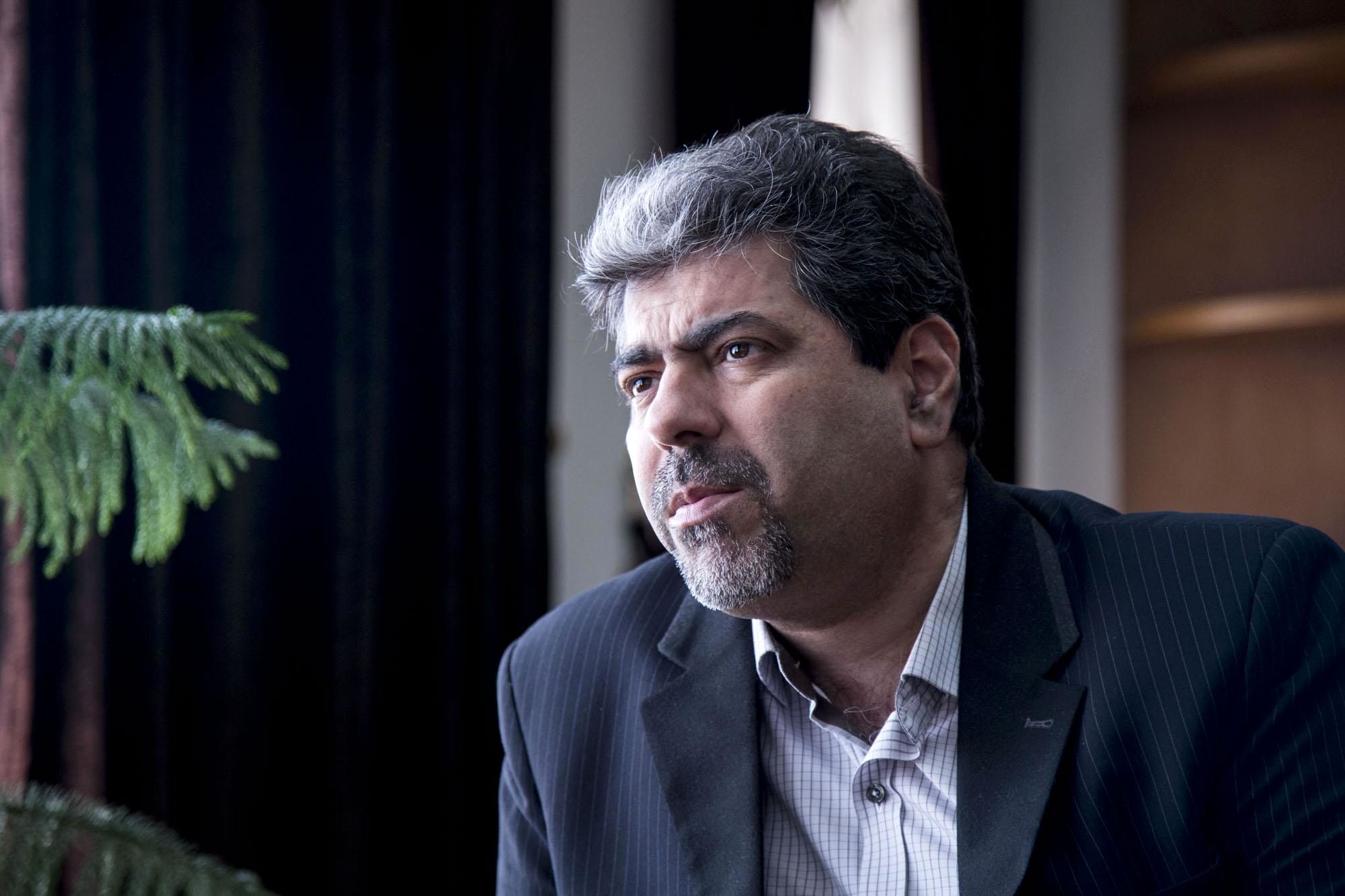 رتبه ایران در فساد اقتصادی در دولت روحانی بهتر شد/ کاهش ضریب جینی در دولت احمدی‌نژاد مهم نیست/ هفت درصد مردم در دولت قبل به دلیل هزینه‌های مصیب‌بار درمانی به زیر خط فقر رفتند