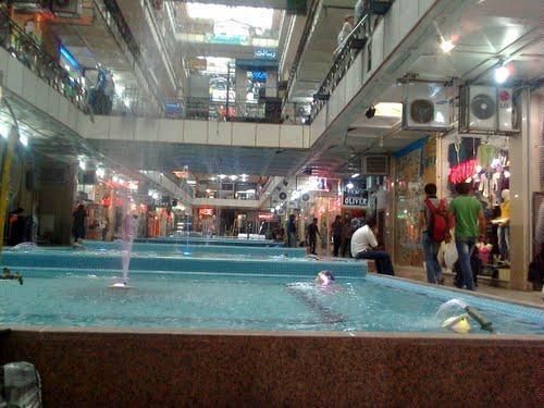 به دلیل تشدید رکود همه نیروهایم را اخراج کردم/ 100 چک برگشتی روی دستم مانده/ جلوی واردات پوشاک خارجی را نمیگیرند