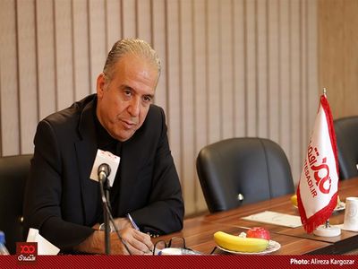 فیلم:: حریری عضو اتاق بازرگانی: نهاوندیان را به عنوان نماینده بخش خصوصی در دولت حساب نکنید/ او تا به حال یک دکه روزنامه فروشی را هم خودش اداره نکرده است