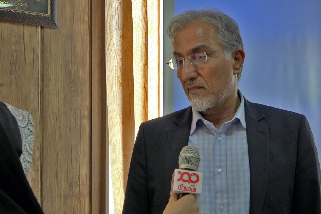 میخواهند همه چیز را خصوصی کنند/ آمارها بیشتر شبیه به یک شوخی است تا واقعیت جامعه/ مسعود نیلی همه کاره دولت روحانی است