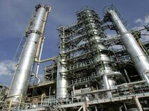 فازهای 2 پالایشگاه ستاره خلیج فارس تا پایان سال راه‌اندازی می‌شود