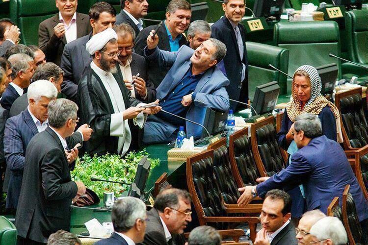 باج عباس آخوندی به نماینده مجلس؟!