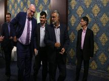 12 هزار هکتار از عرصه  گرد و خاک تا پایان سال مالچ پاشی می شود/ مرطوب سازی کانون های گرد و غبار هندیجان، مارون و زهره