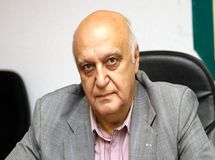 با خروج آمریکا از برجام قیمت دلار 200 تا 300 درصد افزایش می‌یابد/ عده‌ای از ثروتمندان با پیش بینی افزایش قیمت ارز، به سمت بازار دلار هجوم بردند