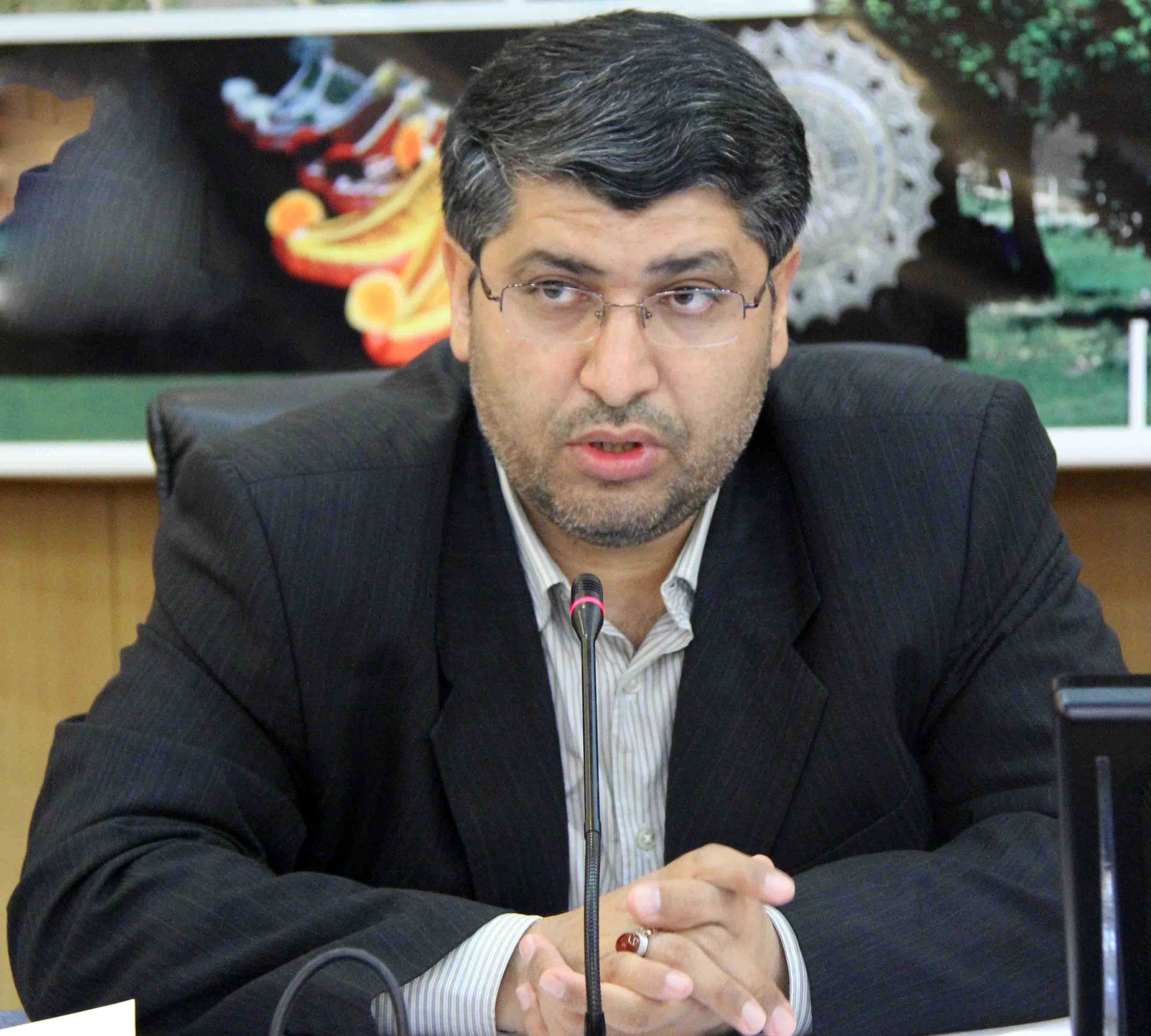 ایجاد 800 هزار شغل خالص در سال 96 را تایید نمیکنم/ عدد آقای رئیس جمهور با واقعیات جامعه همسو نیست