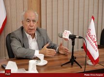 خروج آمریکا از برجام در بلند مدت برای اقتصاد ایران مثبت است/ با لغو برجام هیچ فاجعه‌ای در اقتصاد ایران رخ نخواهد داد