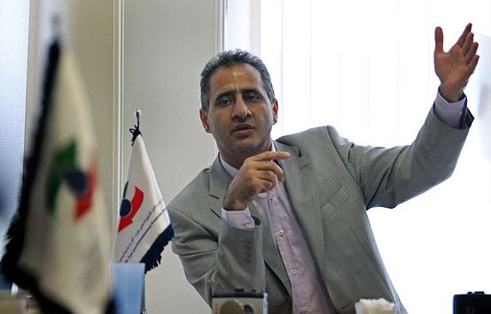 نوسانات بازارهای مختلف اقتصادی در ماههای اخیر نتیجه عدم تصمیمگیری و کمکاری برخی وزارتخانههاست/ تیم کارشناسی دولت بسیار ضعیف است